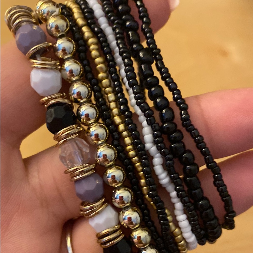 Black and gold bracelet set